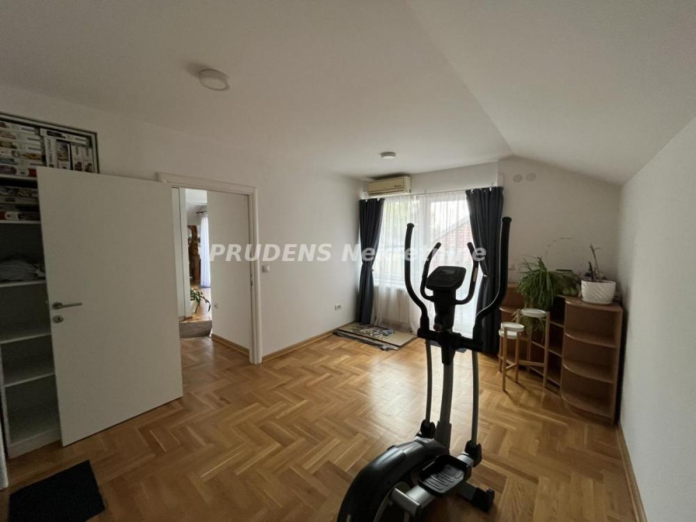 Stan na prodaju u Beogradu, Nova Galenika, trosoban, 137m2, cena 375000 evra