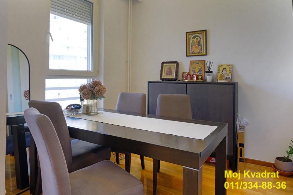 Stan na prodaju u Beogradu, Novi Beograd blok 67A (Belvile), dvosoban, 60m2, cena 315000 evra