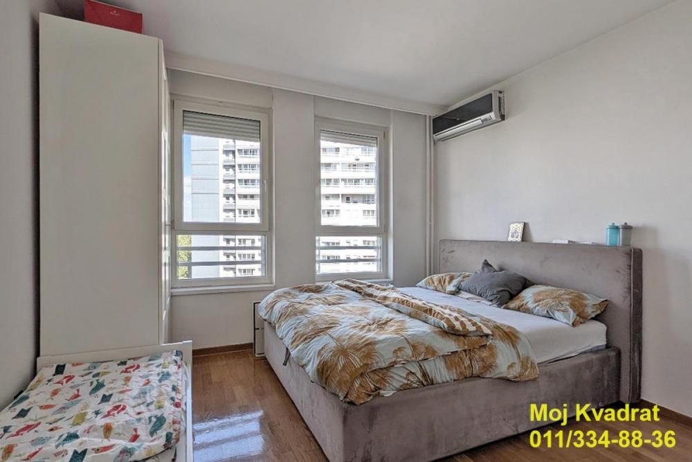 Stan na prodaju u Beogradu, Novi Beograd blok 67A (Belvile), dvosoban, 60m2, cena 315000 evra