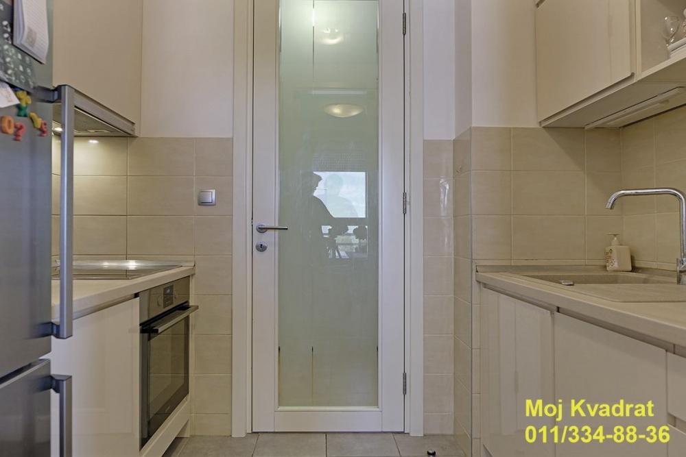 Stan na prodaju u Beogradu, Novi Beograd blok 67A (Belvile), dvosoban, 60m2, cena 315000 evra