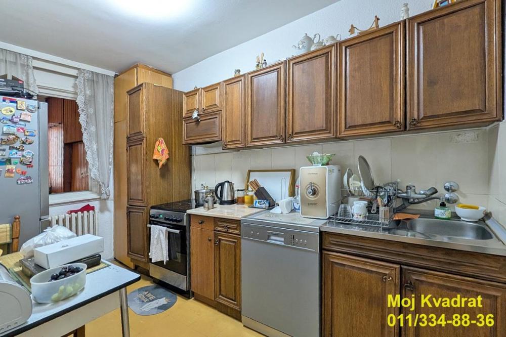 Stan na prodaju u Beogradu, Braće Jerković, trosoban, 95m2, cena 237000 evra