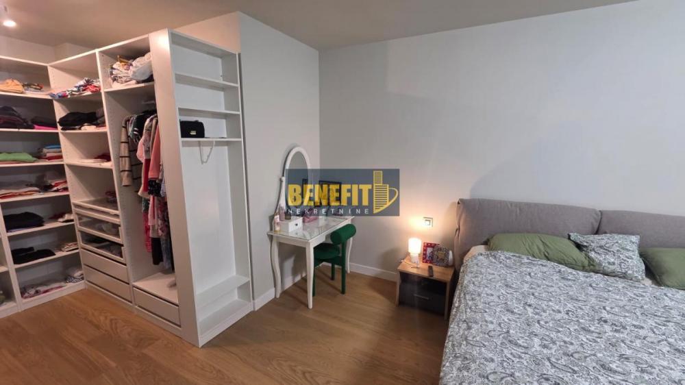 Stan na prodaju u Beogradu, Novi Beograd blok 65, cetvorosoban, 119m2, cena 467000 evra