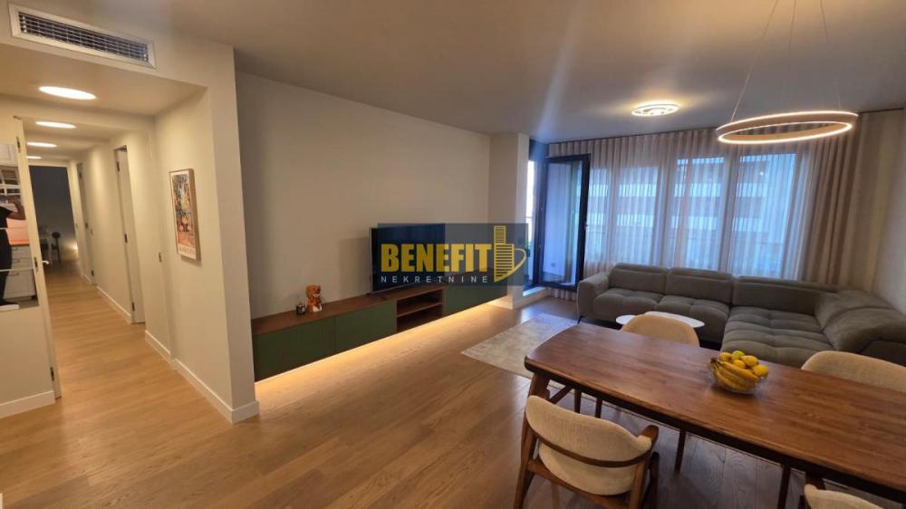 Stan na prodaju u Beogradu, Novi Beograd blok 65, cetvorosoban, 119m2, cena 467000 evra