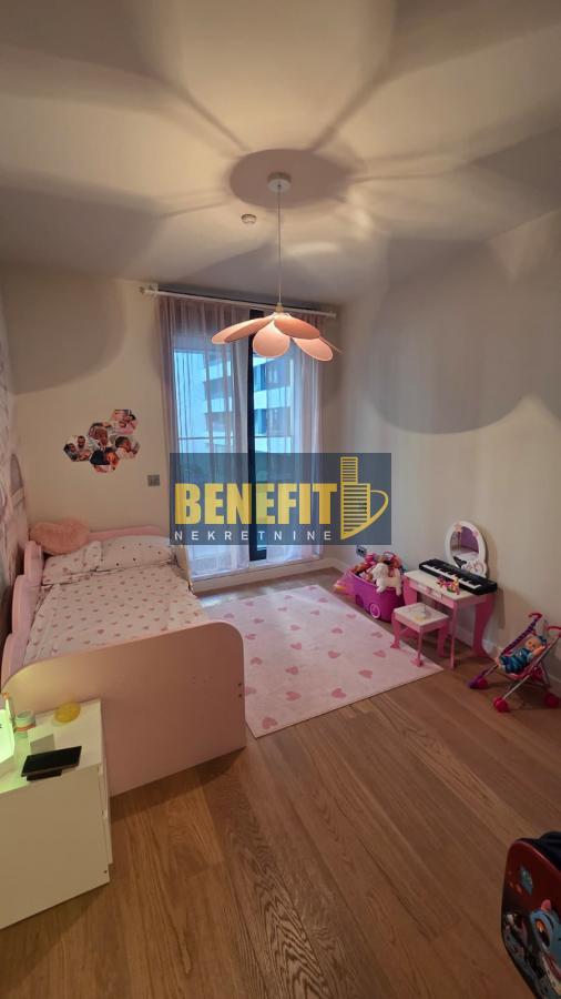 Stan na prodaju u Beogradu, Novi Beograd blok 65, cetvorosoban, 119m2, cena 467000 evra