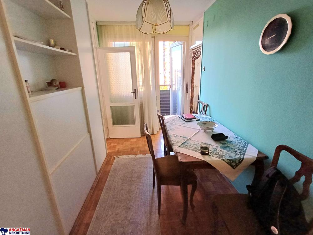 Stan na prodaju u Beogradu, Novi Beograd blok 61, jednoiposoban, 48m2, cena 181500 evra