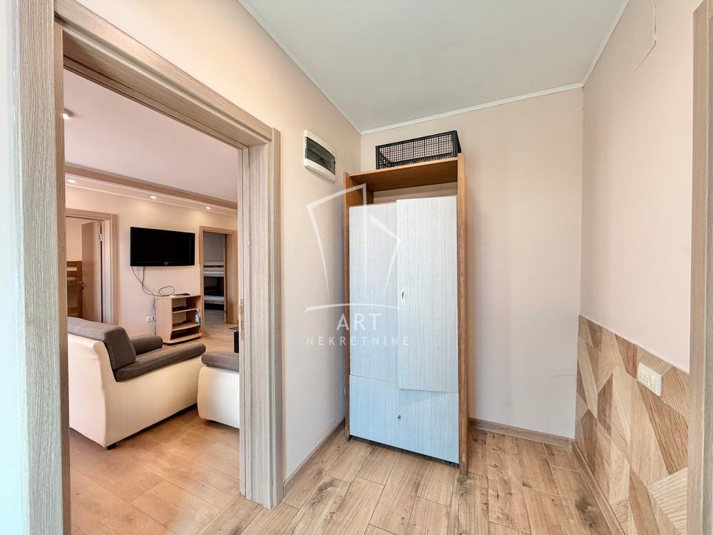Stan na prodaju u Beogradu, Čukarica, trosoban, 73m2, cena 150000 evra