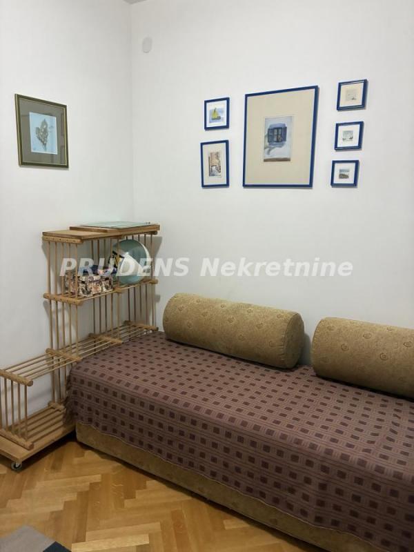 Stan na prodaju u Beogradu, Novi Beograd blok 71, jednoiposoban, 52m2, cena 175000 evra