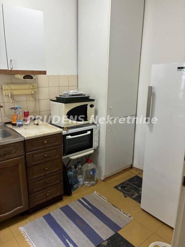 Stan na prodaju u Beogradu, Novi Beograd blok 71, jednoiposoban, 52m2, cena 175000 evra