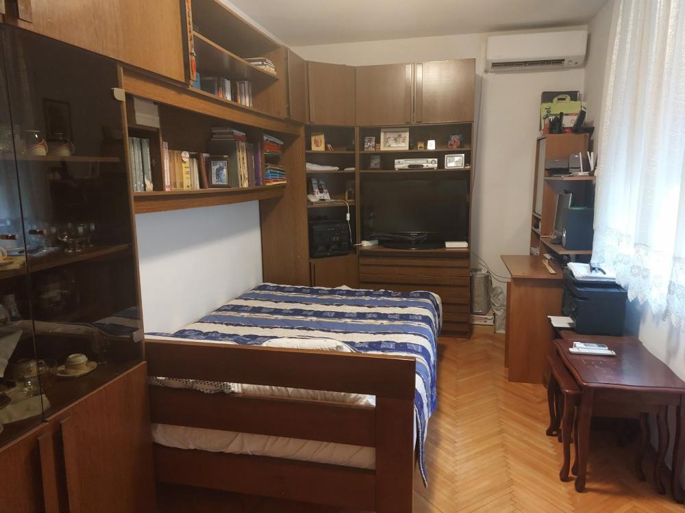 Stan na prodaju u Beogradu, Karaburma 2, dvosoban, 56m2, cena 142000 evra
