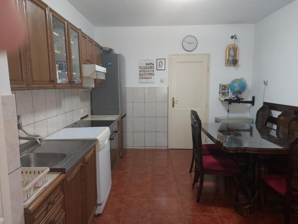 Stan na prodaju u Beogradu, Karaburma 2, dvosoban, 56m2, cena 142000 evra