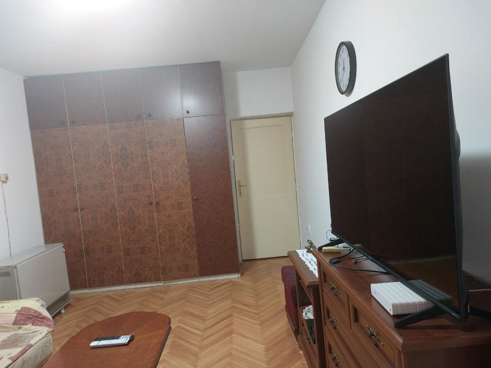 Stan na prodaju u Beogradu, Karaburma 2, dvosoban, 56m2, cena 142000 evra