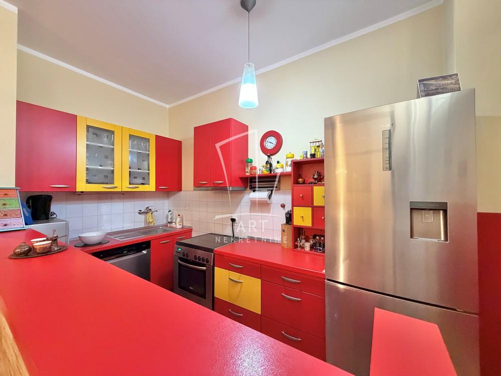Stan na prodaju u Beogradu, Banjica, trosoban, 94m2, cena 275000 evra