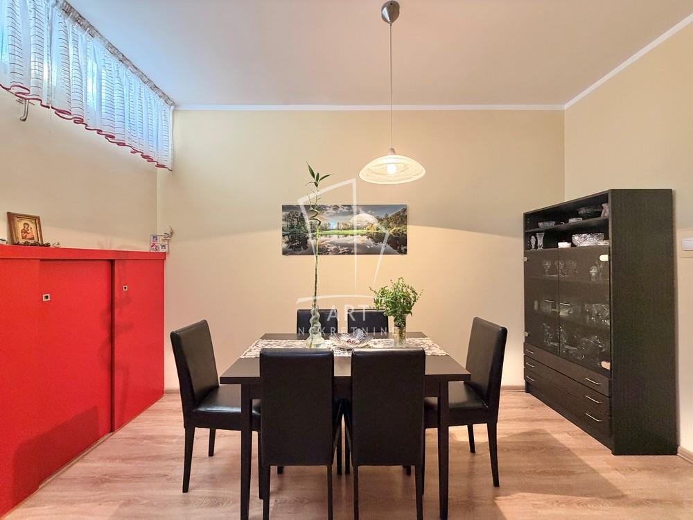 Stan na prodaju u Beogradu, Banjica, trosoban, 94m2, cena 275000 evra