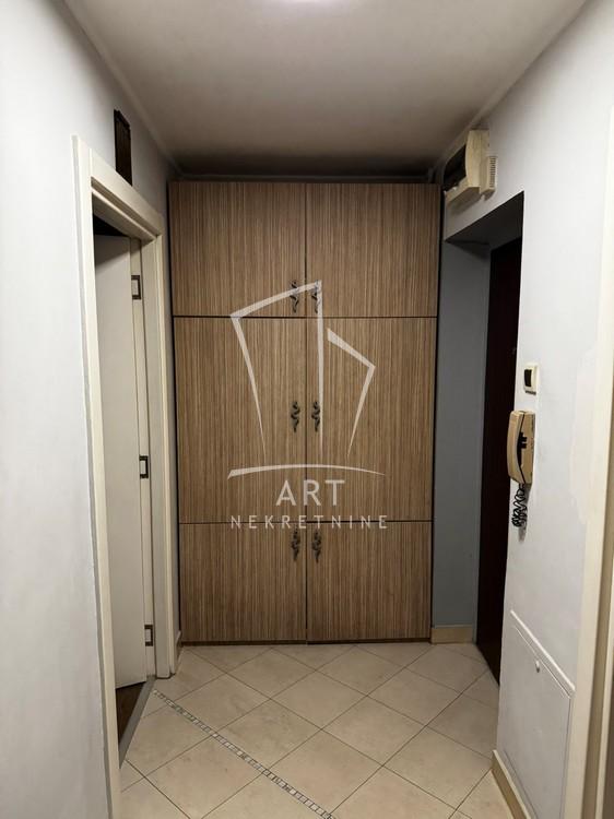 Stan na prodaju u Beogradu, Banovo brdo, jednoiposoban, 32m2, cena 130000 evra