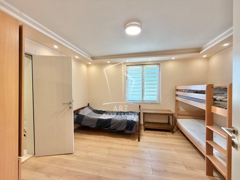 Stan na prodaju u Beogradu, Čukarica, cetvorosoban, 134m2, cena 335000 evra