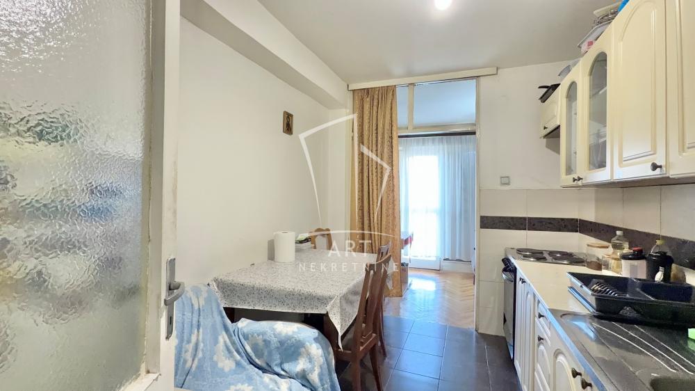 Stan na prodaju u Beogradu, Palilula, dvoiposoban, 70m2, cena 220000 evra