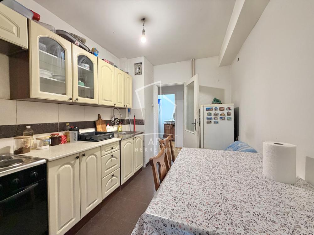 Stan na prodaju u Beogradu, Palilula, dvoiposoban, 70m2, cena 220000 evra