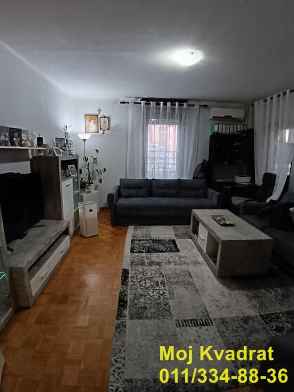 Stan na prodaju u Beogradu, Novi Beograd blok 72, troiposoban, 95m2, cena 310000 evra