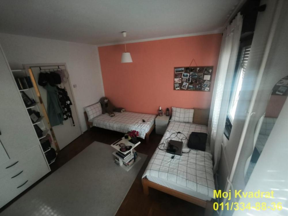 Stan na prodaju u Beogradu, Novi Beograd blok 72, troiposoban, 95m2, cena 310000 evra