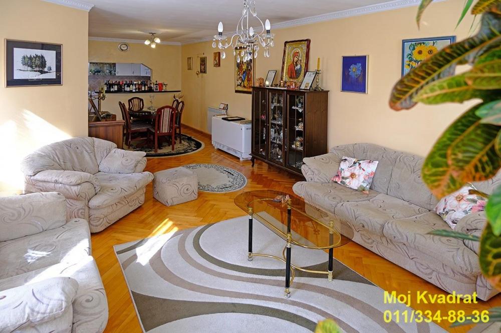 Stan na prodaju u Beogradu, Pašino brdo, 144m2, cena 355000 evra