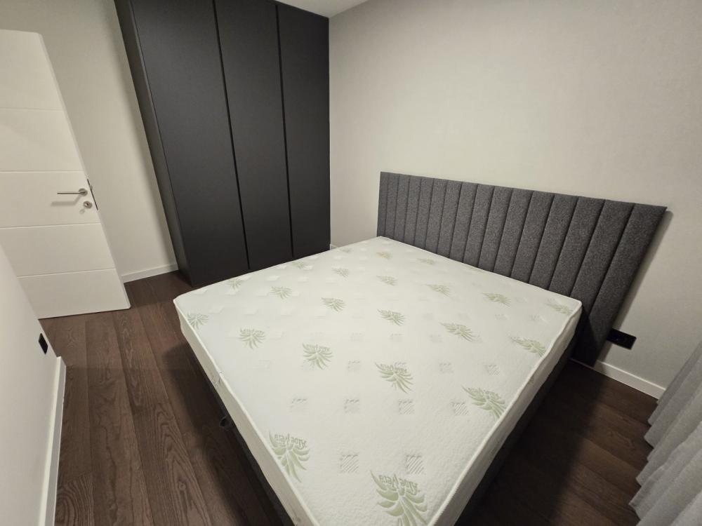 Stan na prodaju u Beogradu, Vračar, trosoban, 66m2, cena 335000 evra