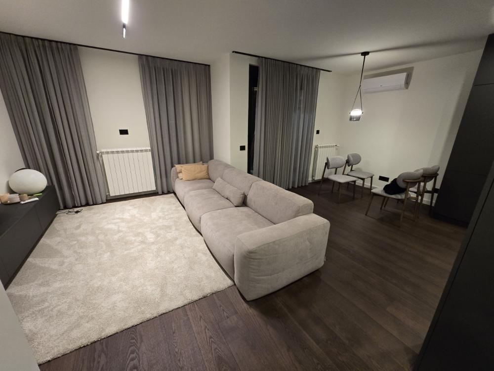 Stan na prodaju u Beogradu, Vračar, trosoban, 66m2, cena 335000 evra