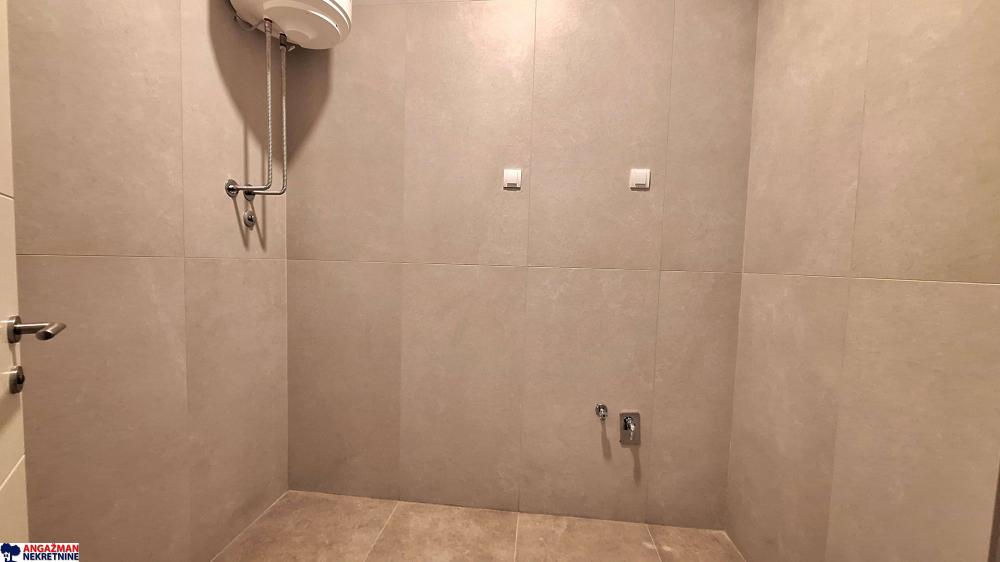 Stan na prodaju u Beogradu, Novi Beograd blok 65, trosoban, 107m2, cena 430000 evra