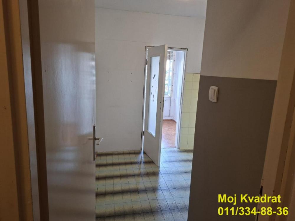 Stan na prodaju u Beogradu, Novi Beograd blok 30 (B92), jednoiposoban, 43m2, cena 190000 evra