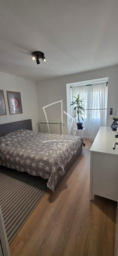 Stan na prodaju u Beogradu, Stari grad, dvoiposoban, 47m2, cena 299000 evra