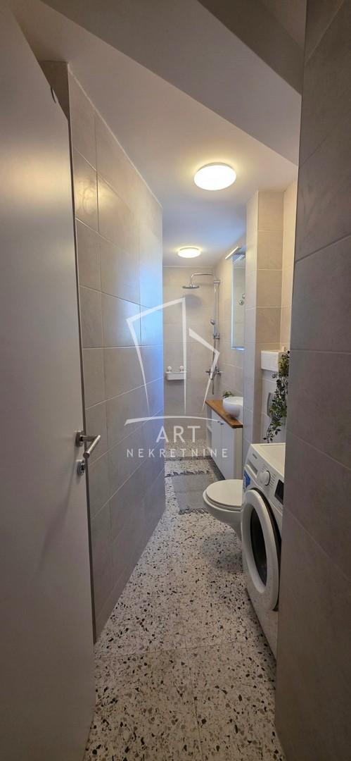 Stan na prodaju u Beogradu, Stari grad, dvoiposoban, 47m2, cena 299000 evra