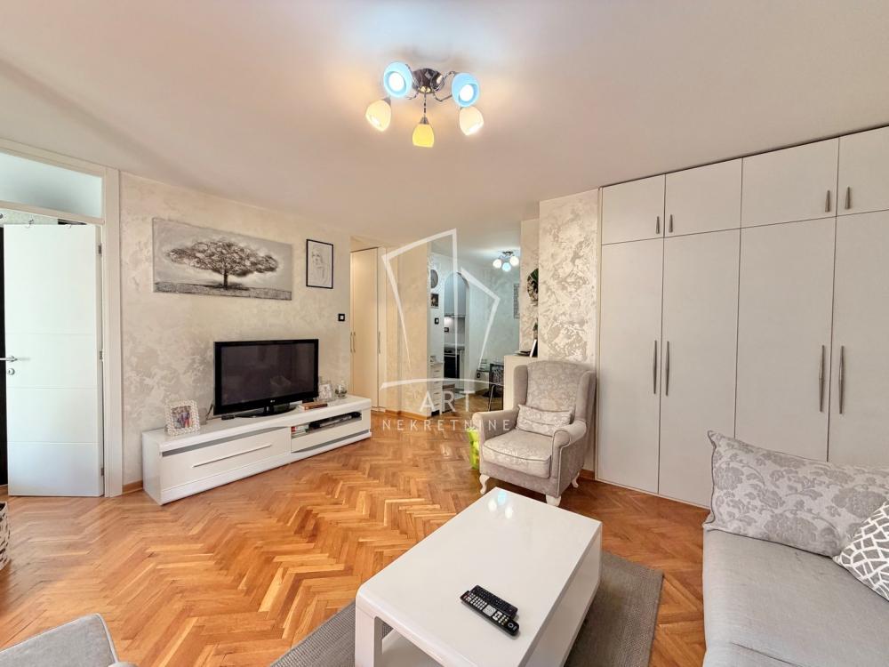 Stan na prodaju u Beogradu, Mirijevo, dvosoban, 53m2, cena 179000 evra
