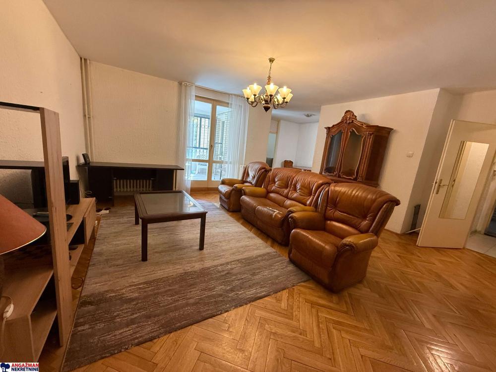 Stan na prodaju u Beogradu, Vračar (Hram), trosoban, 93m2, cena 390000 evra