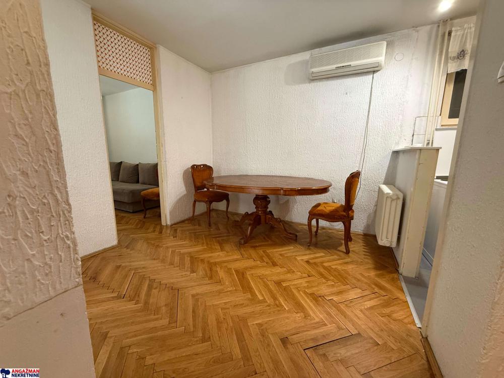 Stan na prodaju u Beogradu, Vračar (Hram), trosoban, 93m2, cena 390000 evra