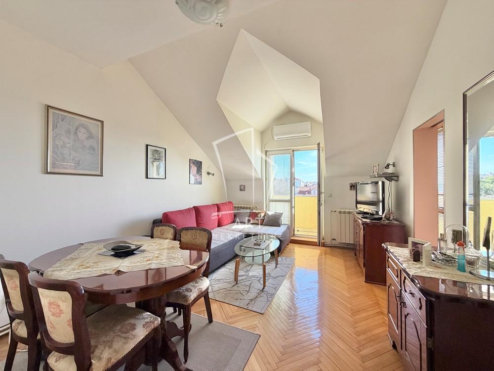 Stan na prodaju u Beogradu, Banovo brdo, dvoiposoban, 51m2, cena 188000 evra