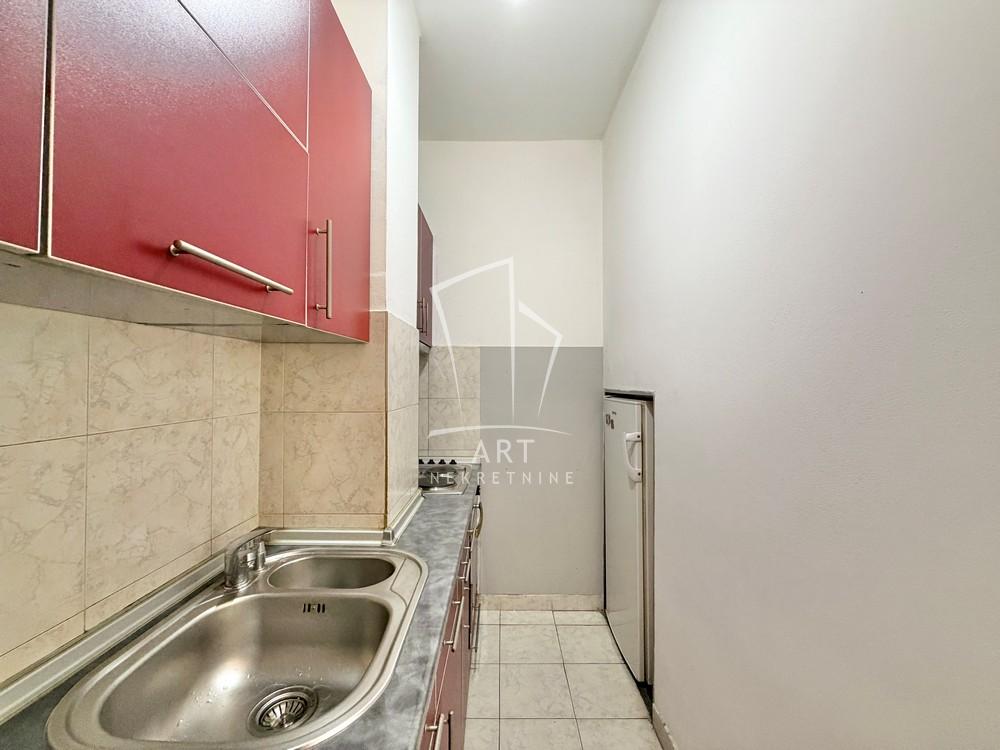 Stan na prodaju u Beogradu, Banovo brdo, dvoiposoban, 51m2, cena 188000 evra