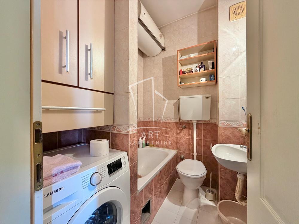 Stan na prodaju u Beogradu, Banovo brdo, dvoiposoban, 51m2, cena 188000 evra