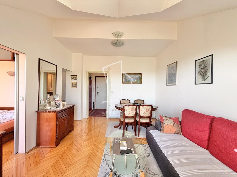Stan na prodaju u Beogradu, Banovo brdo, dvoiposoban, 51m2, cena 188000 evra