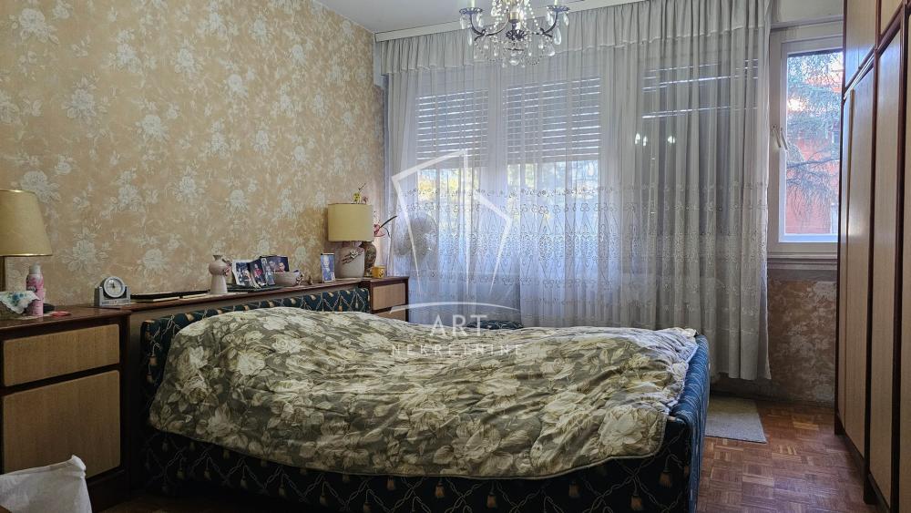 Stan na prodaju u Beogradu, Braće Jerković, trosoban, 91m2, cena 237000 evra