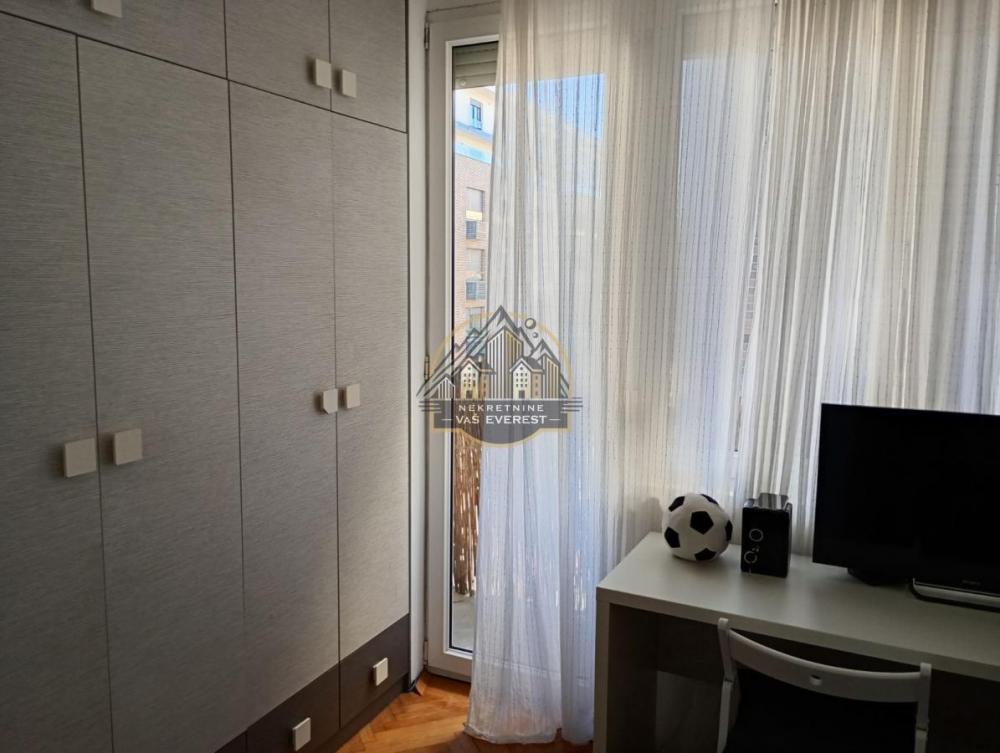Stan na prodaju u Beogradu, Crveni Krst, trosoban, 69m2, cena 255000 evra