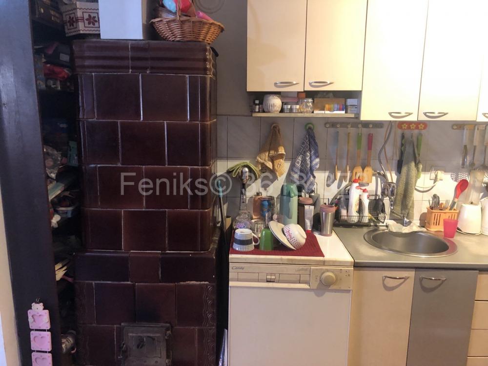 Stan na prodaju u Beogradu, Zemun, trosoban, 69m2, cena 209000 evra