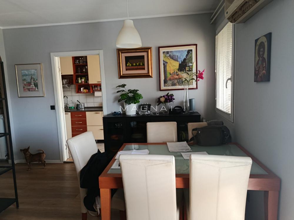 Stan na prodaju u Beogradu, Banovo brdo, troiposoban, 90m2, cena 193000 evra