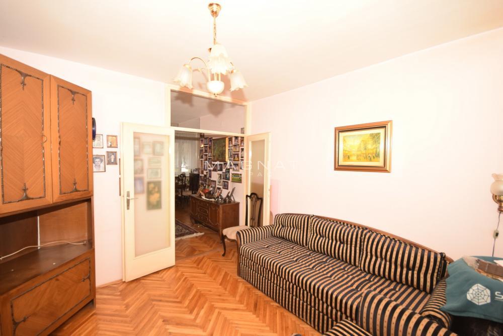 Stan na prodaju u Beogradu, Novi Beograd blok 11 (Hotel Jugoslavija), dvoiposoban, 65m2, cena 280000 evra
