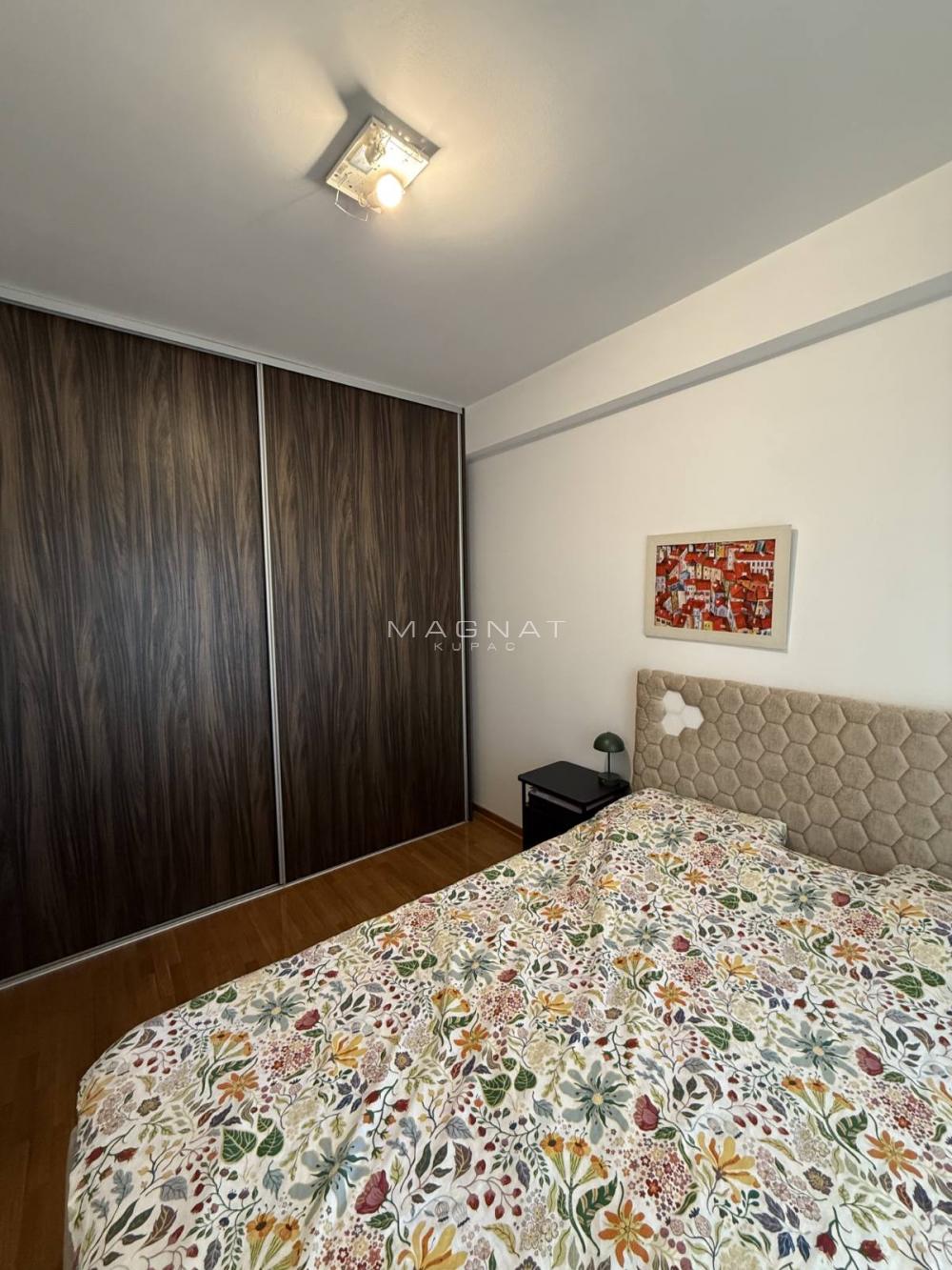 Stan na prodaju u Beogradu, Novi Beograd blok 63, dvosoban, 48m2, cena 207000 evra