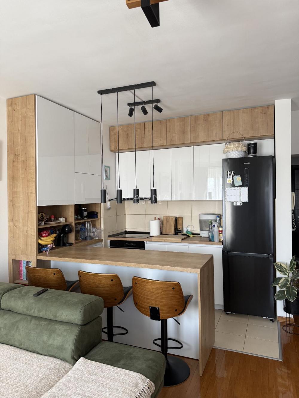 Stan na prodaju u Beogradu, Novi Beograd blok 63, dvosoban, 48m2, cena 207000 evra