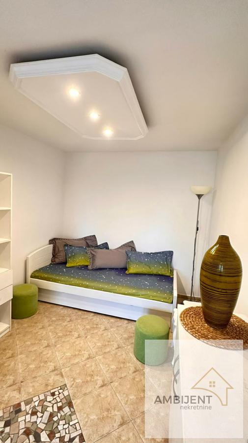 Stan na prodaju u Beogradu, Novi Beograd blok 62, troiposoban, 160m2, cena 430000 evra