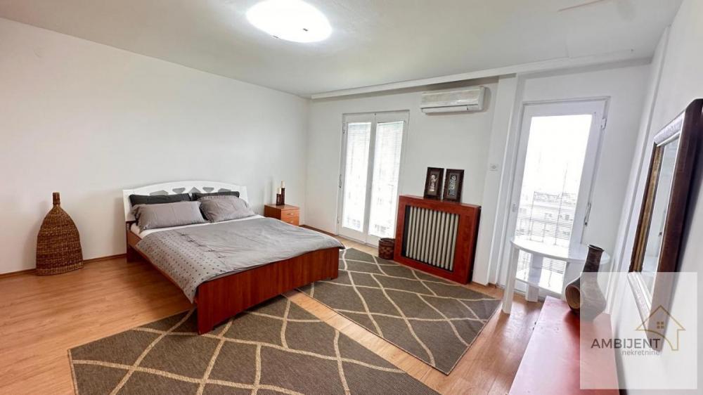 Stan na prodaju u Beogradu, Novi Beograd blok 62, troiposoban, 160m2, cena 430000 evra