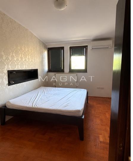 Stan na prodaju u Beogradu, Stari grad, trosoban, 95m2, cena 390000 evra