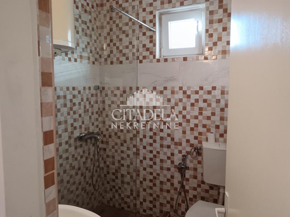 Stan na prodaju u Beogradu, Cvetkova pijaca, dvoiposoban, 52m2, cena 179000 evra