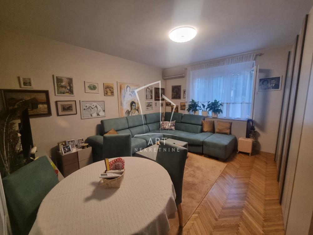 Stan na prodaju u Beogradu, Gornji grad, dvosoban, 48m2, cena 170000 evra