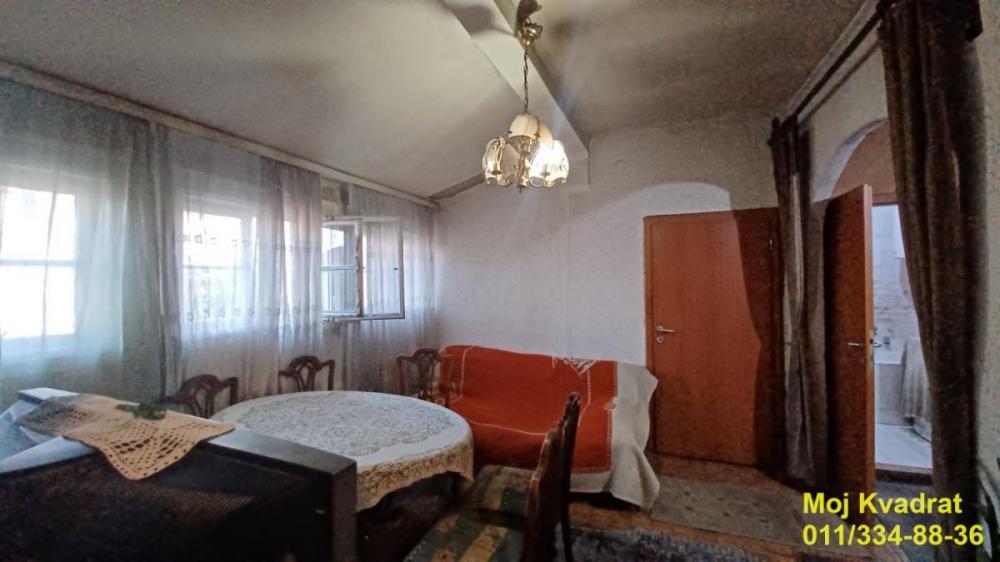Stan na prodaju u Beogradu, Slavija, trosoban, 54m2, cena 189000 evra